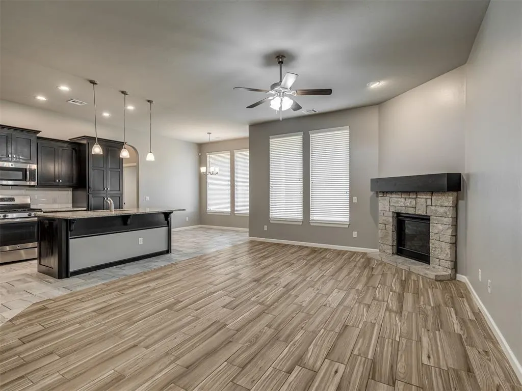 Photo 7 — 1017 Dayton Lane, Moore, OK 73160