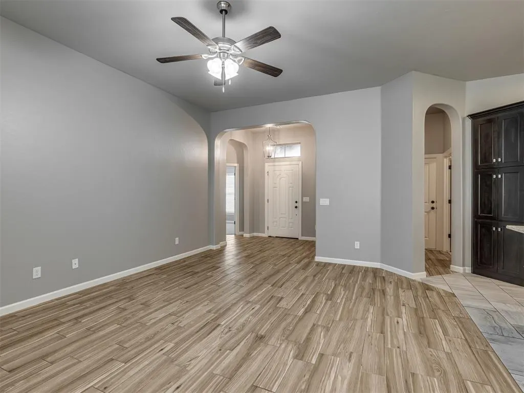 Photo 10 — 1017 Dayton Lane, Moore, OK 73160