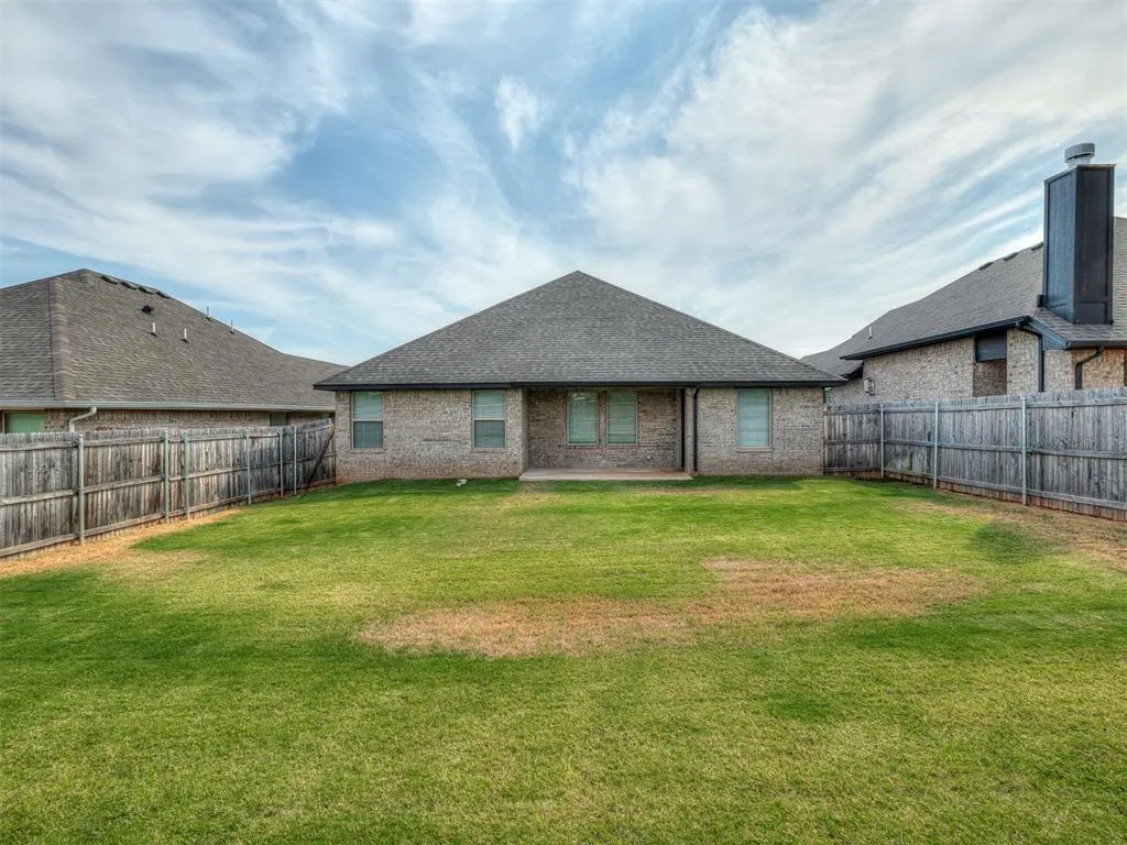 Photo 25 — 5513 Malpaso Creek Drive, Mustang, OK 73064