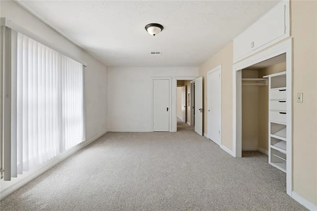 Photo 11 — 214 N Broadway Avenue, Hobart, OK 73651