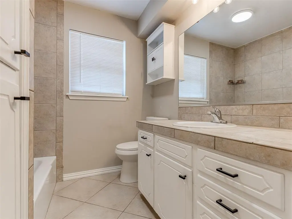 Photo 9 — 8129 NW 28th Terrace, Bethany, OK 73008