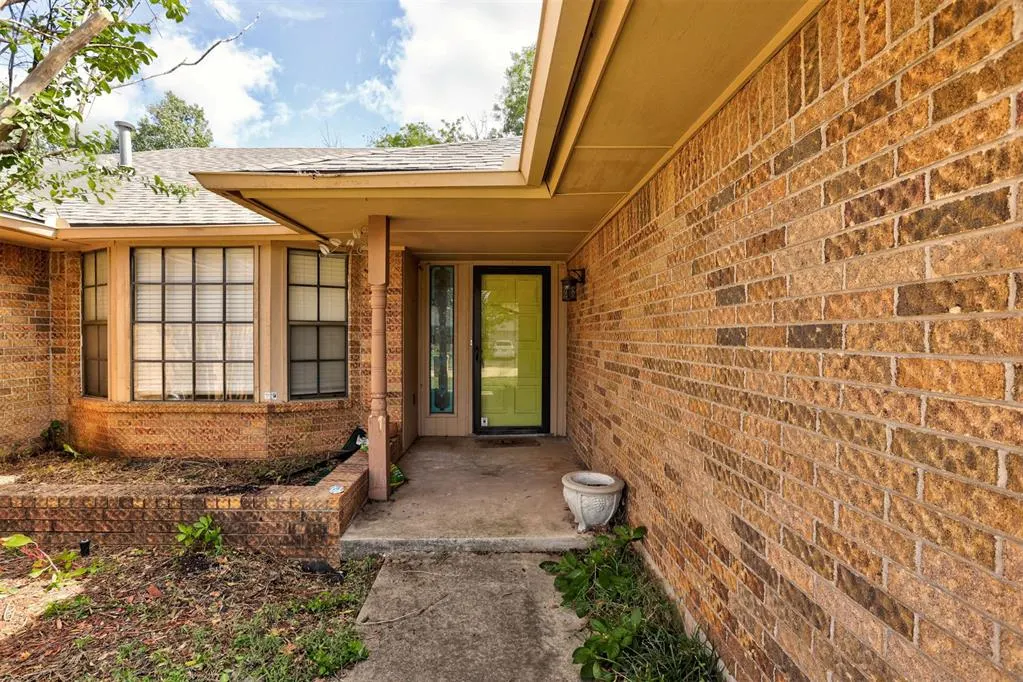 Photo 3 — 2904 Woodcreek Road, Midwest City, OK 73110