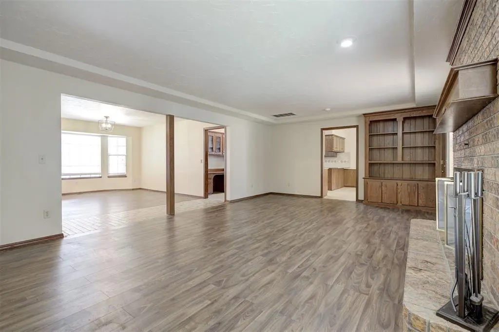 Photo 10 — 2904 Woodcreek Road, Midwest City, OK 73110