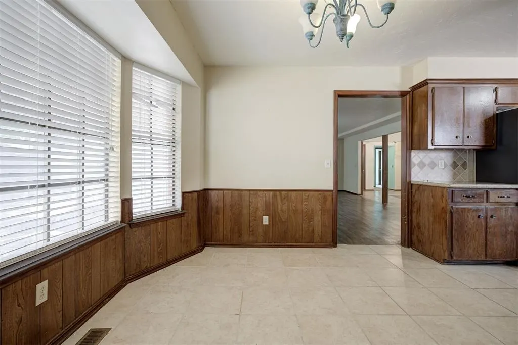 Photo 12 — 2904 Woodcreek Road, Midwest City, OK 73110