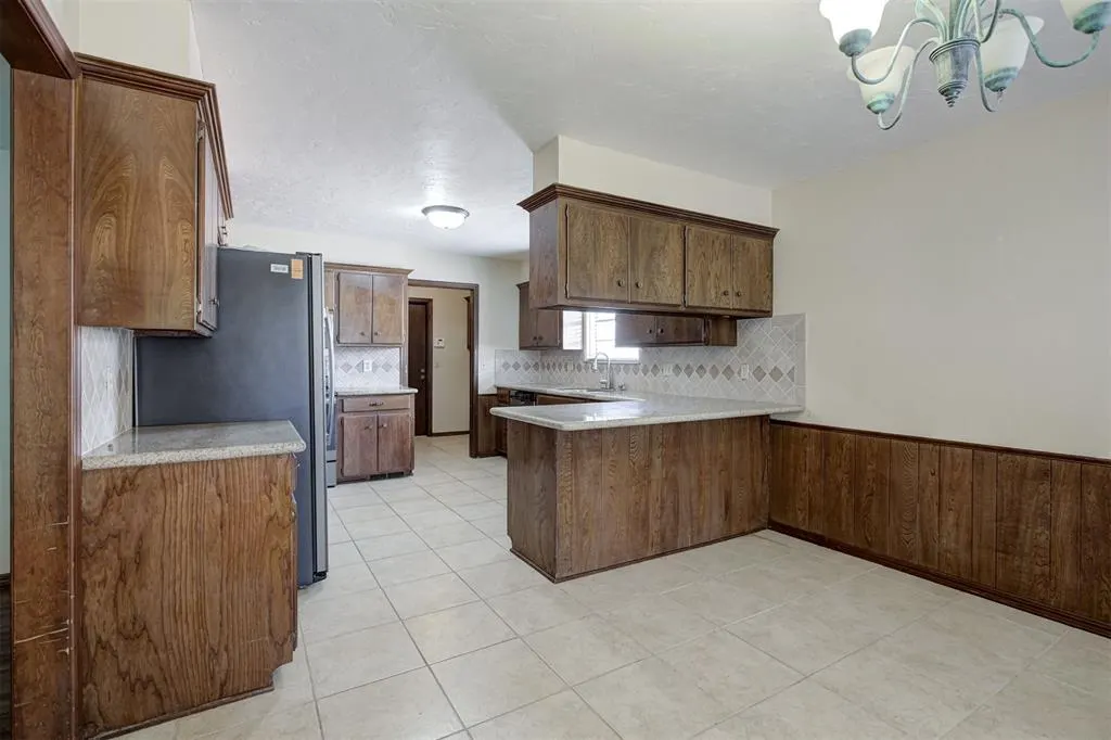 Photo 14 — 2904 Woodcreek Road, Midwest City, OK 73110