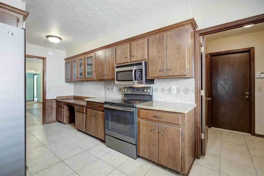 Photo 20 — 2904 Woodcreek Road, Midwest City, OK 73110