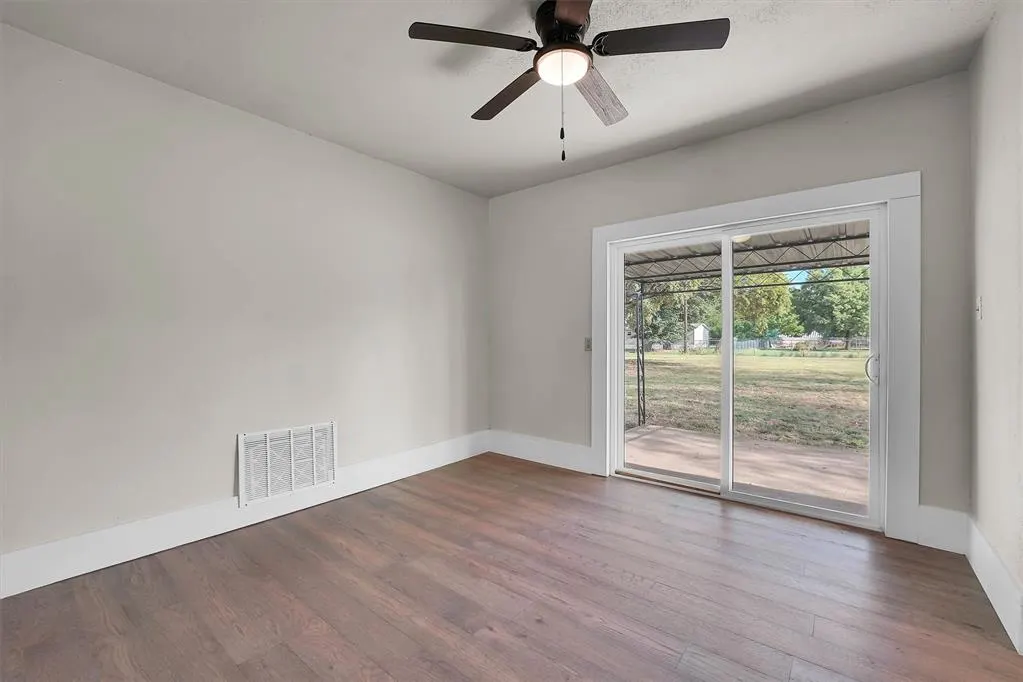 Photo 10 — 401 W 1st Street, Erick, OK 73645