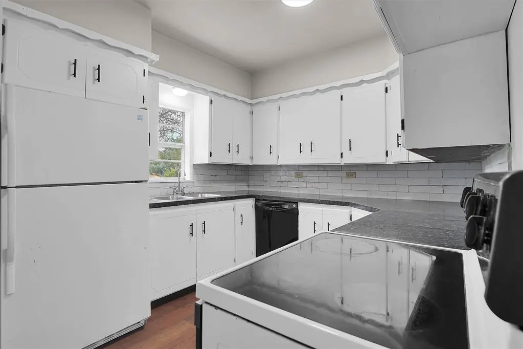Photo 12 — 401 W 1st Street, Erick, OK 73645