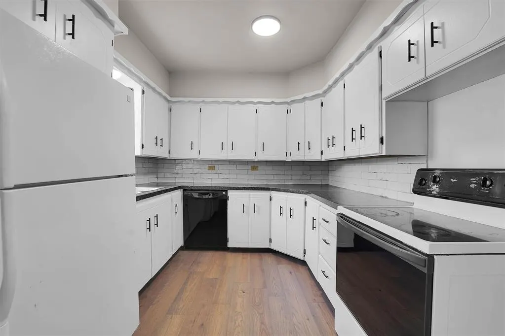 Photo 13 — 401 W 1st Street, Erick, OK 73645