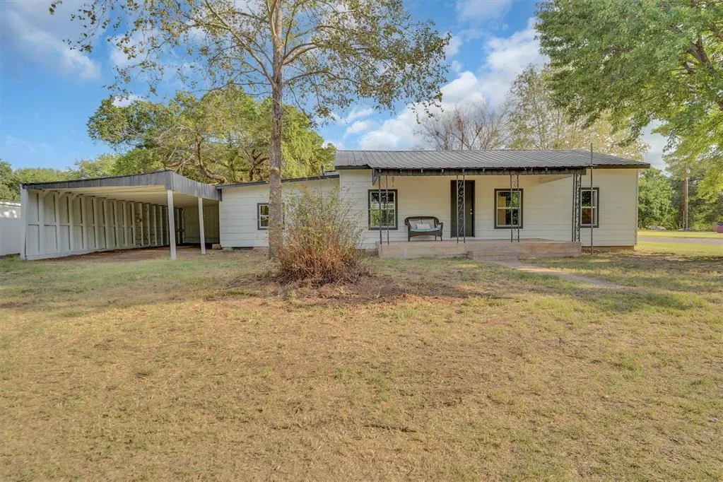 Photo 23 — 401 W 1st Street, Erick, OK 73645
