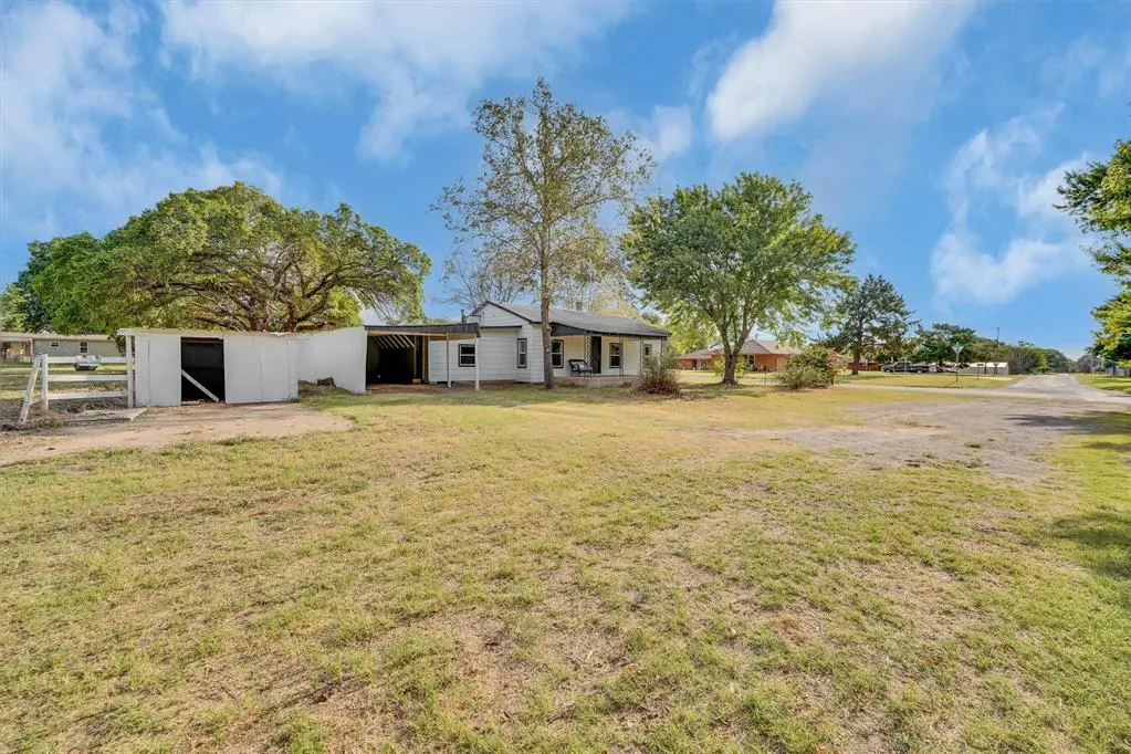 Photo 27 — 401 W 1st Street, Erick, OK 73645