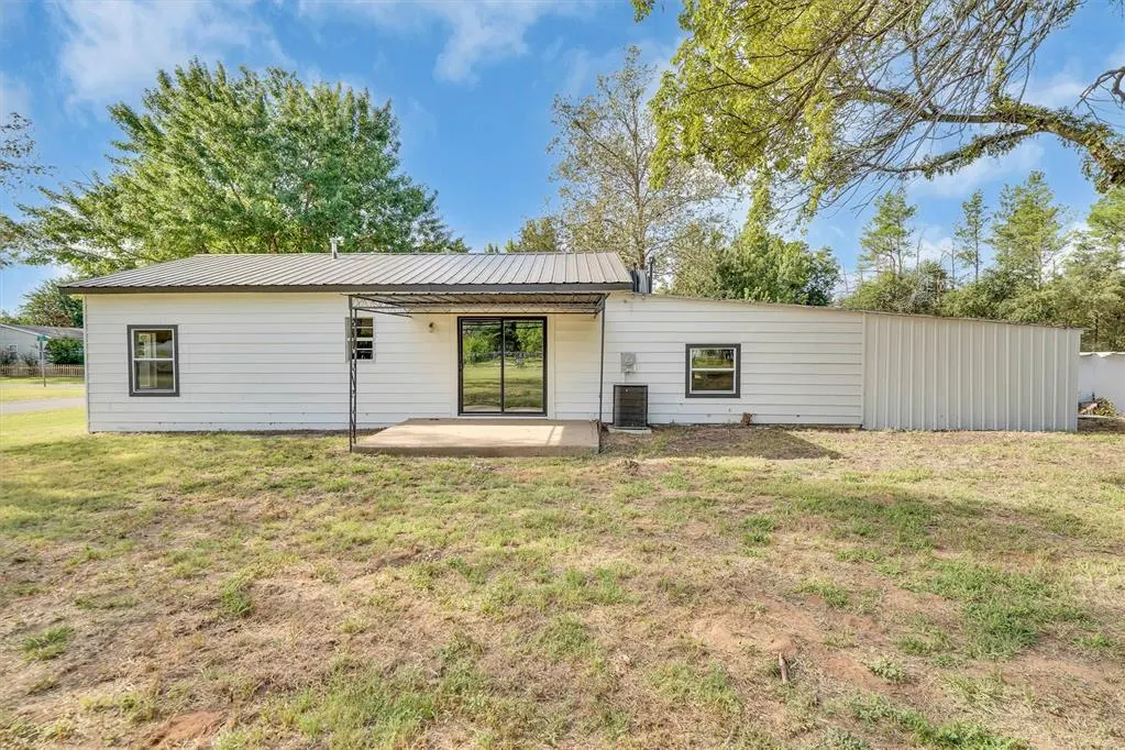 Photo 29 — 401 W 1st Street, Erick, OK 73645