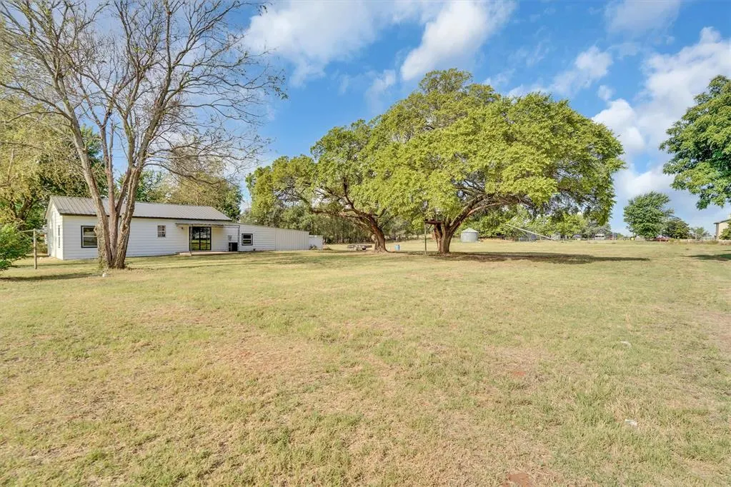 Photo 30 — 401 W 1st Street, Erick, OK 73645