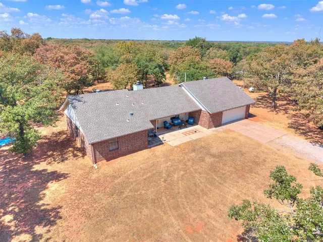 Photo 3 — 2600 80th Avenue NE, Norman, OK 73026