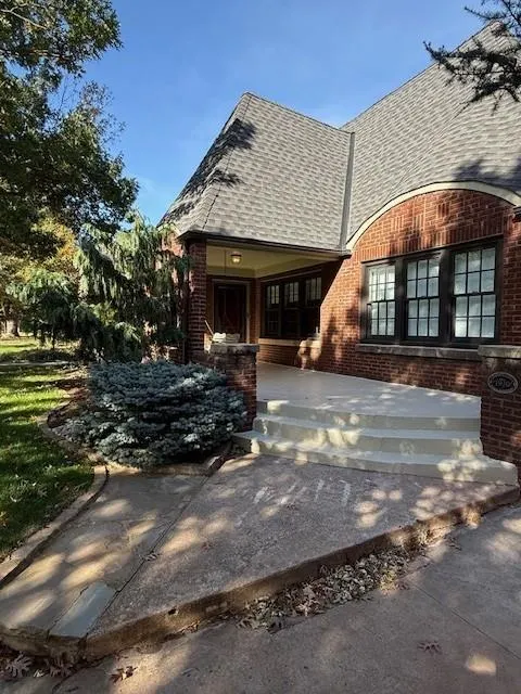 Photo 2 — 709 NW 42nd Street, Oklahoma City, OK 73118