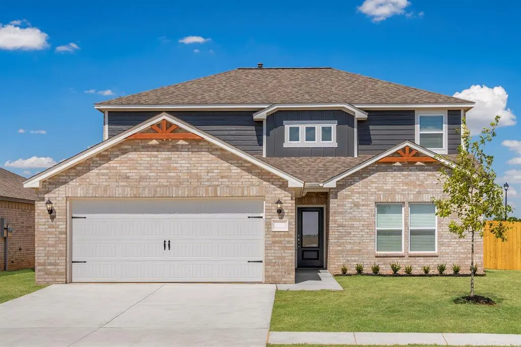 Front exterior — 711 Sunny Street, Tuttle, OK 73089