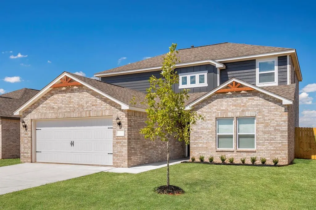 Photo 2 — 711 Sunny Street, Tuttle, OK 73089