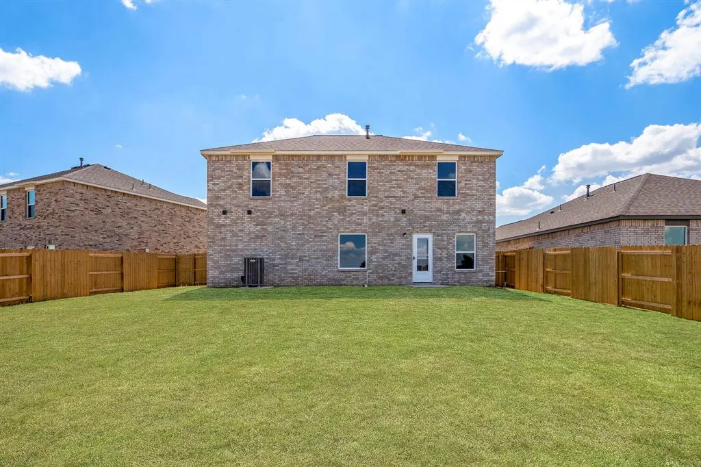 Photo 3 — 711 Sunny Street, Tuttle, OK 73089