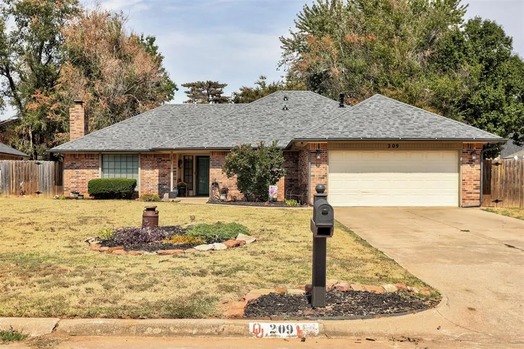 Front exterior — 209 SE 30th Street, Moore, OK 73160