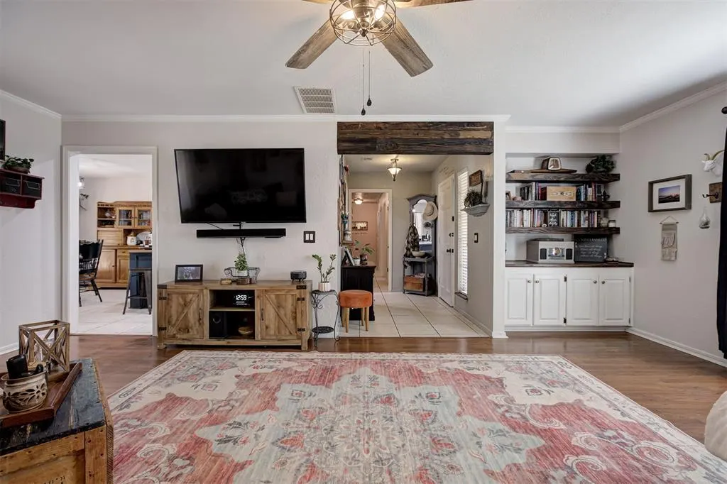 Photo 10 — 209 SE 30th Street, Moore, OK 73160