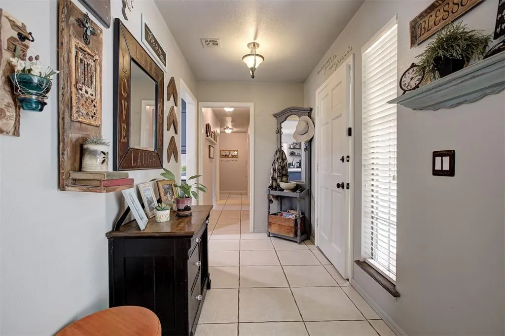 Photo 11 — 209 SE 30th Street, Moore, OK 73160