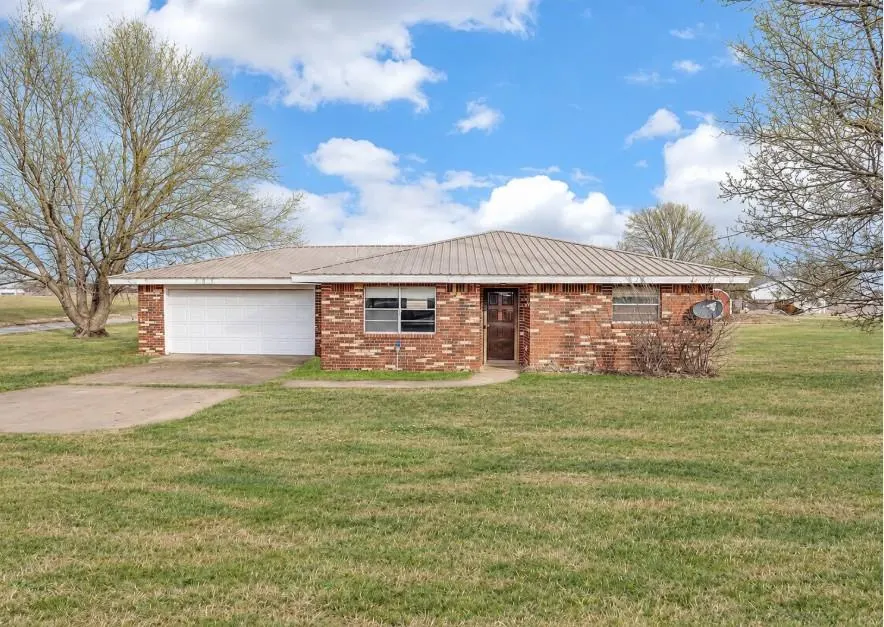 Front exterior — 105 NW Boundry Road, Erick, OK 73645