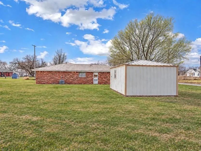 Photo 10 — 105 NW Boundry Road, Erick, OK 73645
