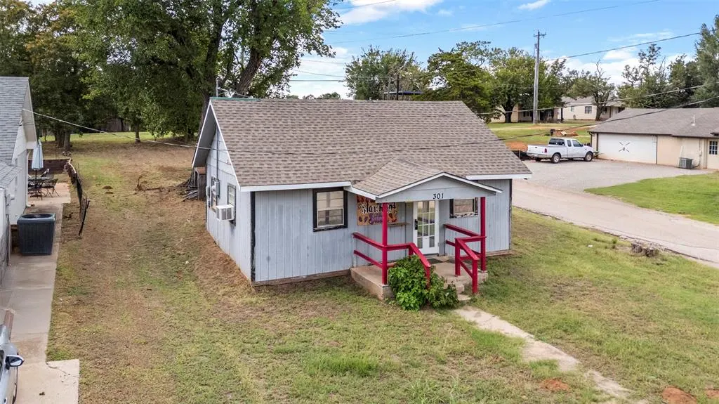 Photo 2 — 301 S Main Avenue, Blanchard, OK 73010