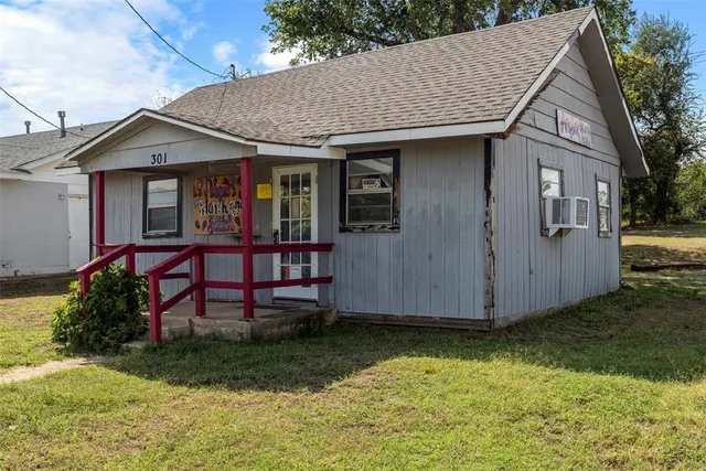 Photo 4 — 301 S Main Avenue, Blanchard, OK 73010
