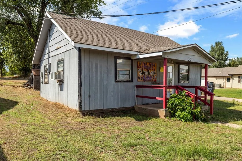 Photo 5 — 301 S Main Avenue, Blanchard, OK 73010