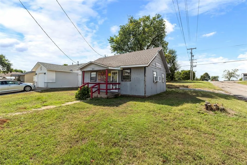 Photo 7 — 301 S Main Avenue, Blanchard, OK 73010