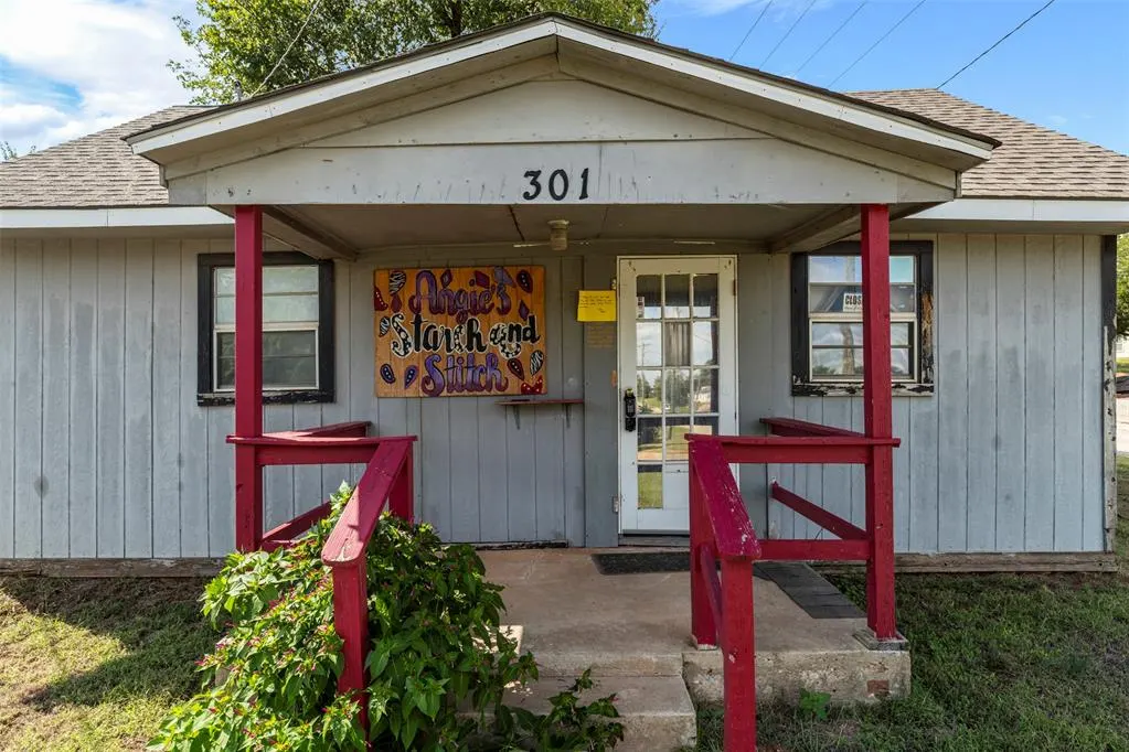 Photo 8 — 301 S Main Avenue, Blanchard, OK 73010