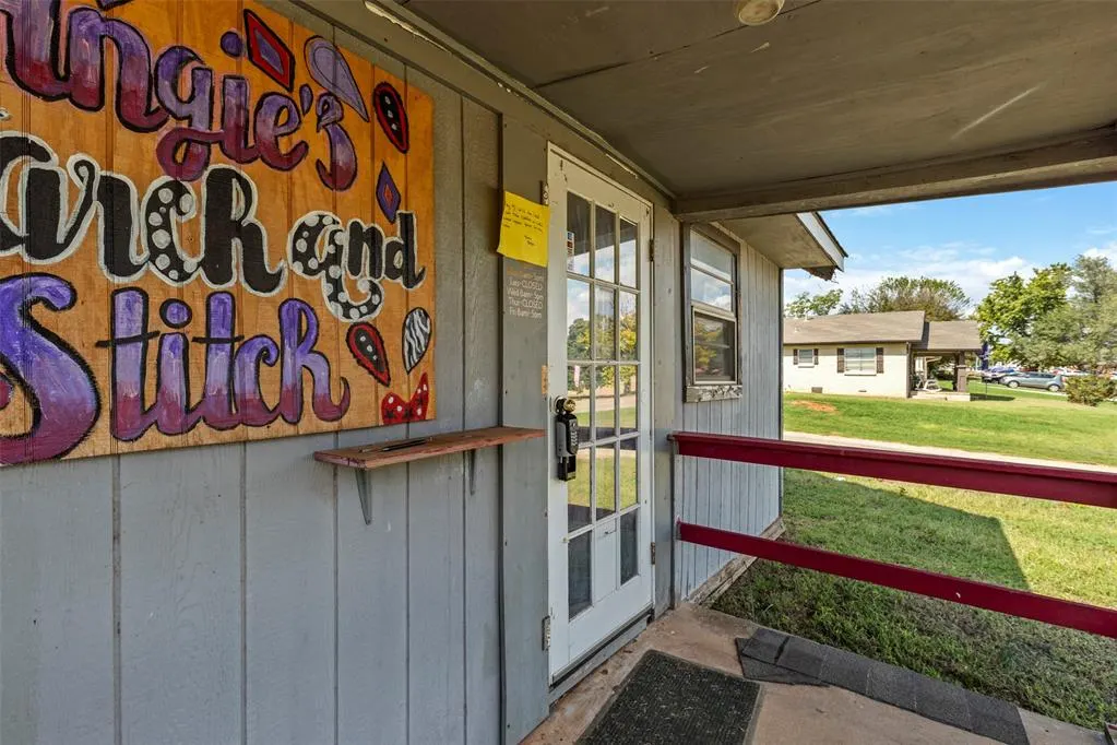 Photo 9 — 301 S Main Avenue, Blanchard, OK 73010
