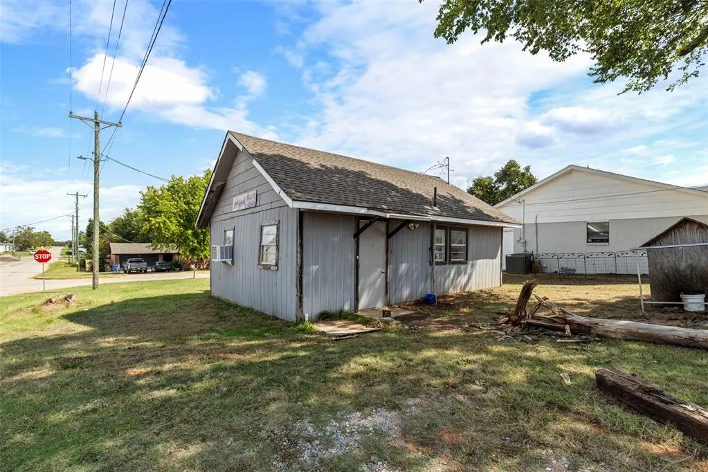 Photo 20 — 301 S Main Avenue, Blanchard, OK 73010
