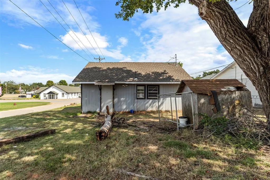 Photo 22 — 301 S Main Avenue, Blanchard, OK 73010