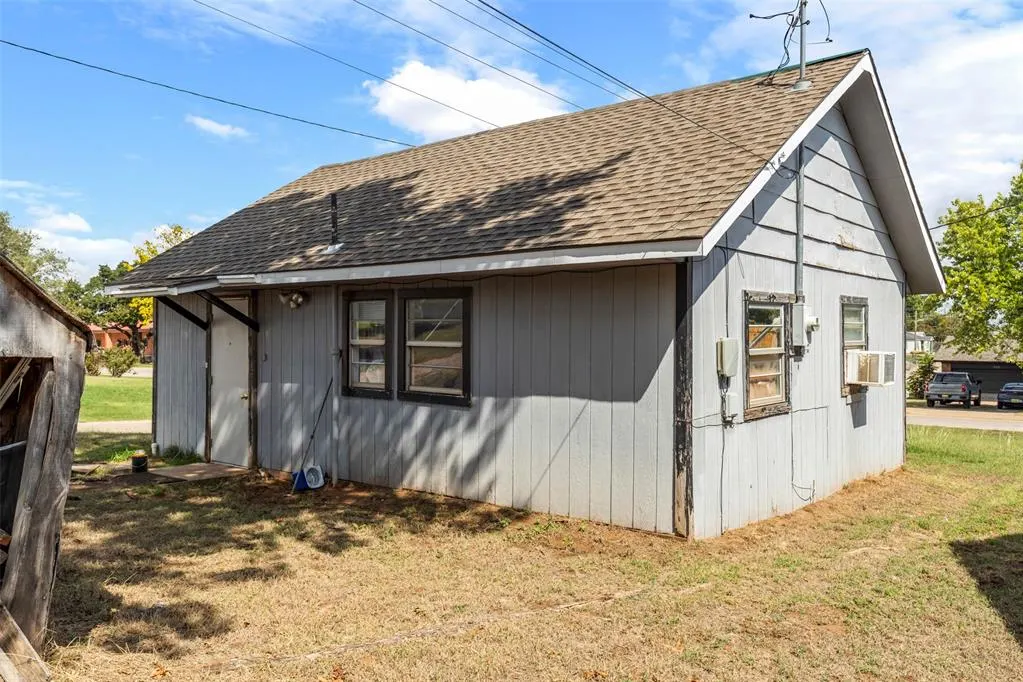 Photo 23 — 301 S Main Avenue, Blanchard, OK 73010