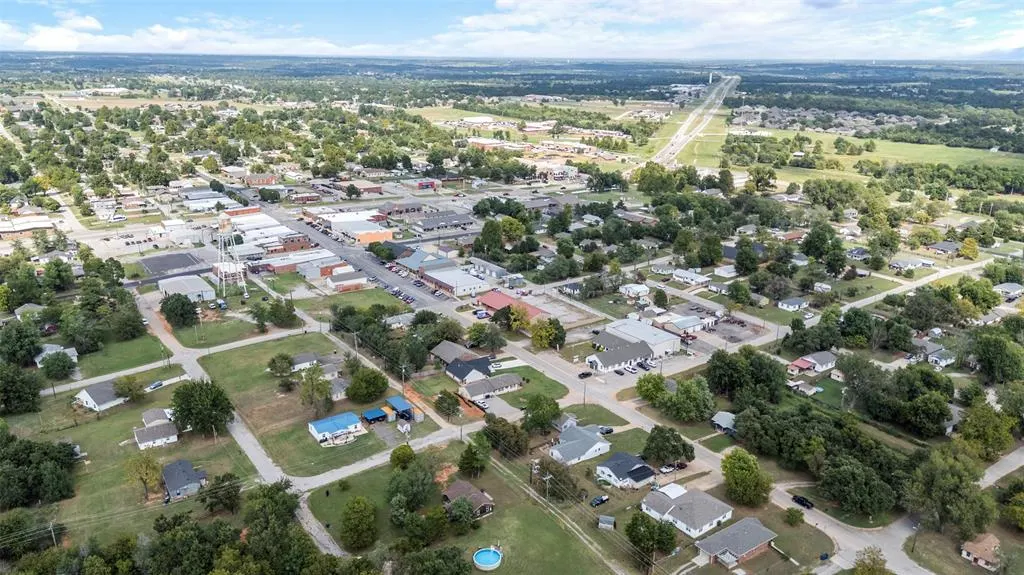 Photo 34 — 301 S Main Avenue, Blanchard, OK 73010