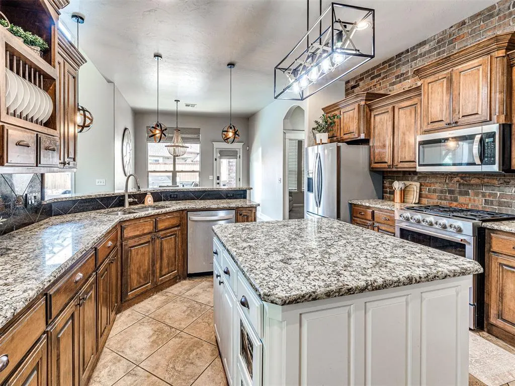 Photo 11 — 1905 NW 193rd Circle, Edmond, OK 73012