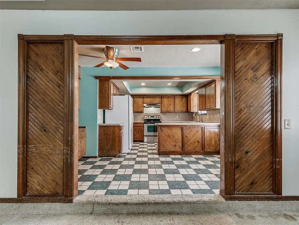 Photo 11 — 10717 S Blackwelder Avenue, Oklahoma City, OK 73170