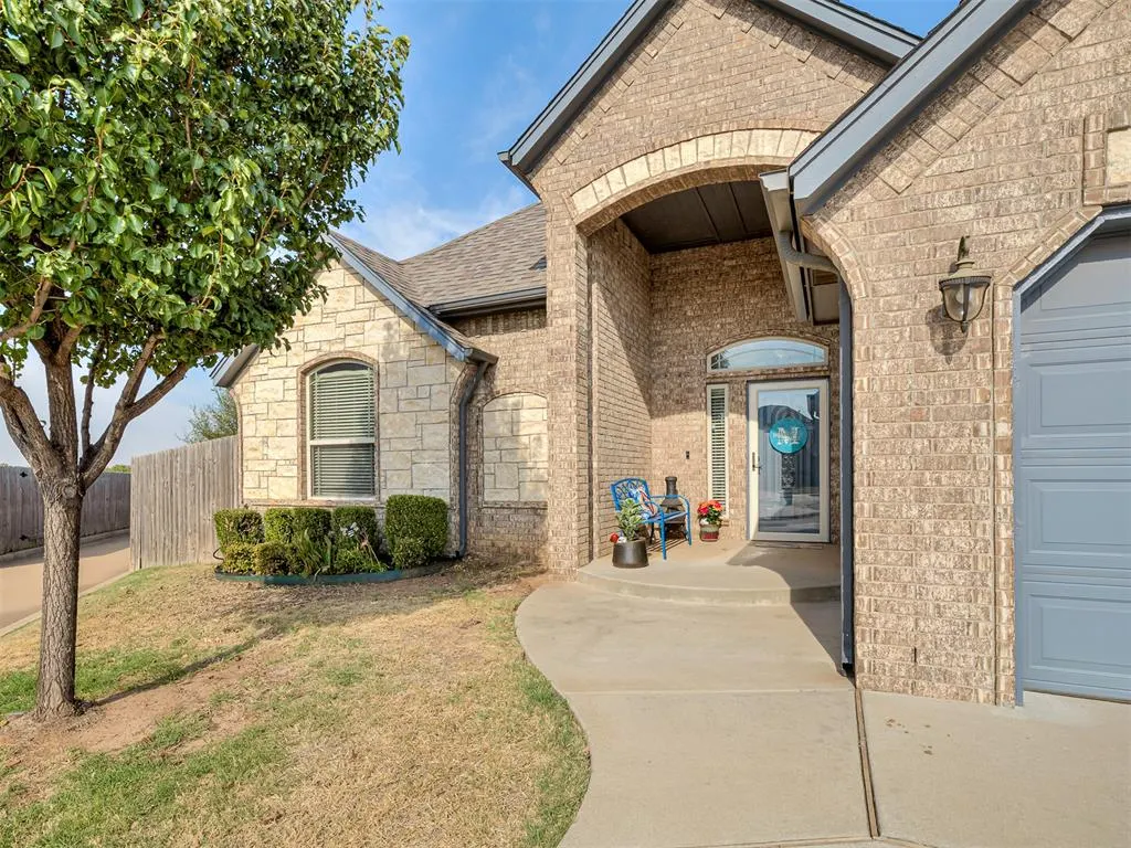 Front exterior — 5137 SW 120th Terrace, Oklahoma City, OK 73173
