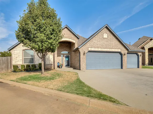Photo 2 — 5137 SW 120th Terrace, Oklahoma City, OK 73173
