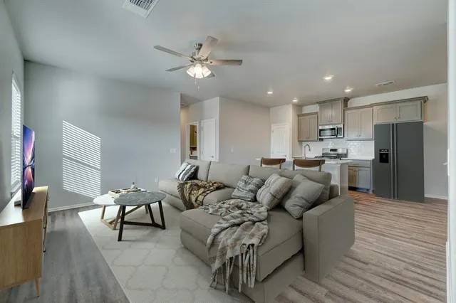 Photo 4 — 12601 Florence Lane, Yukon, OK 73099