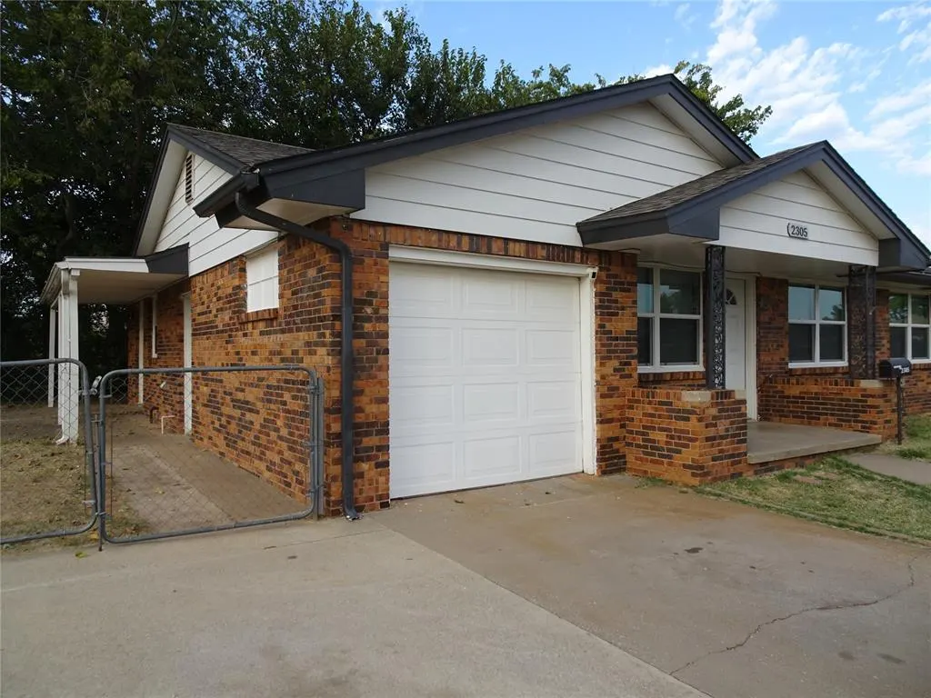 Photo 5 — 2305 Maple Drive, Midwest City, OK 73110