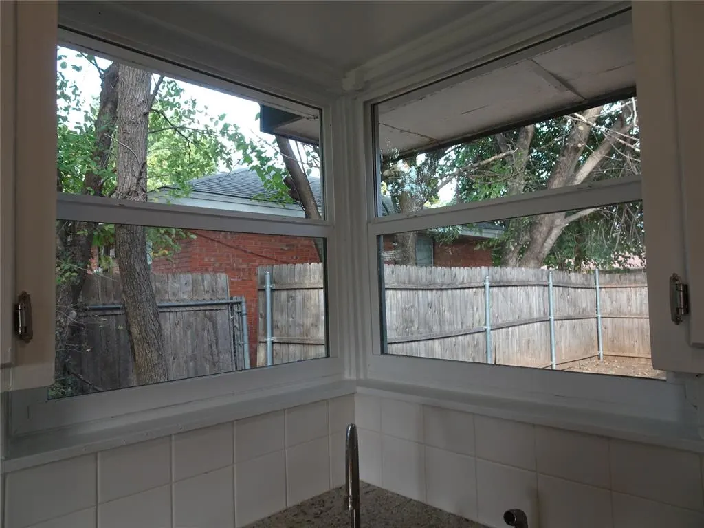 Photo 7 — 2305 Maple Drive, Midwest City, OK 73110