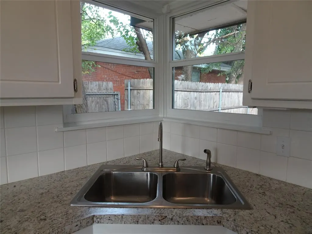 Photo 8 — 2305 Maple Drive, Midwest City, OK 73110
