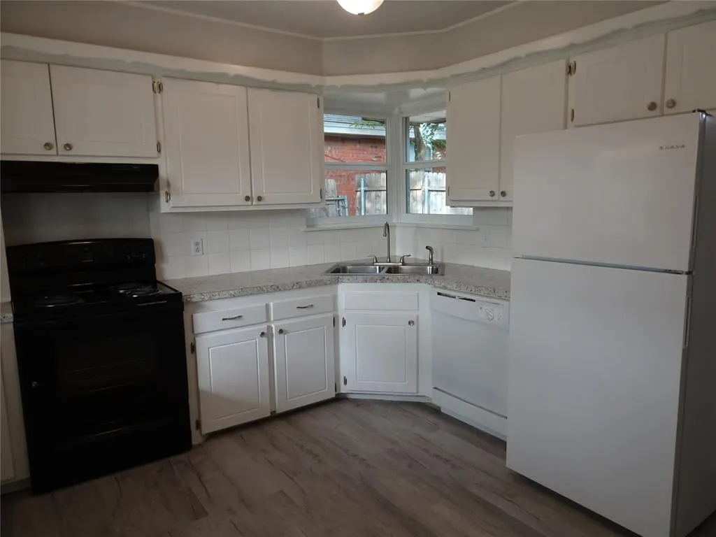 Photo 10 — 2305 Maple Drive, Midwest City, OK 73110