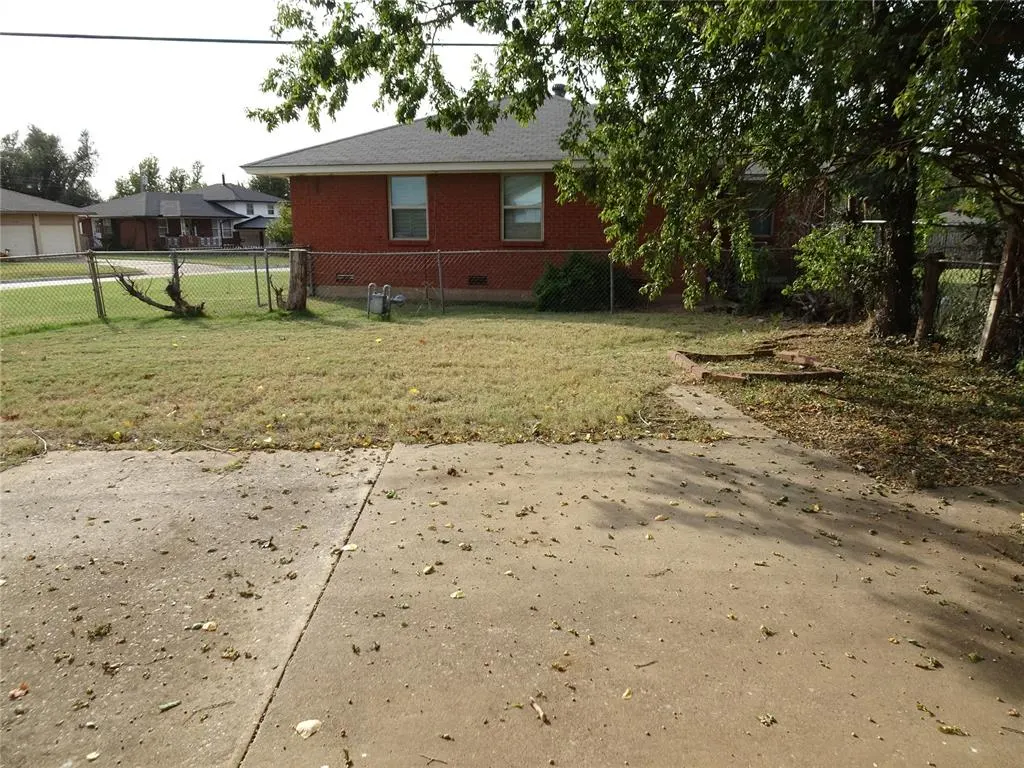 Photo 32 — 2305 Maple Drive, Midwest City, OK 73110