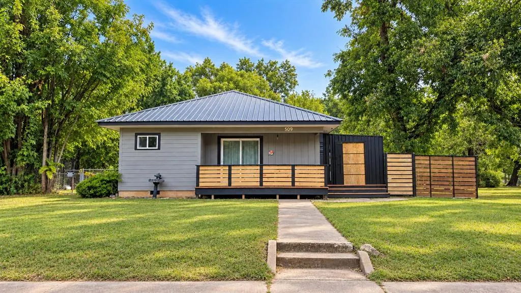 Front exterior — 509 N Taylor Avenue, Wynnewood, OK 73098