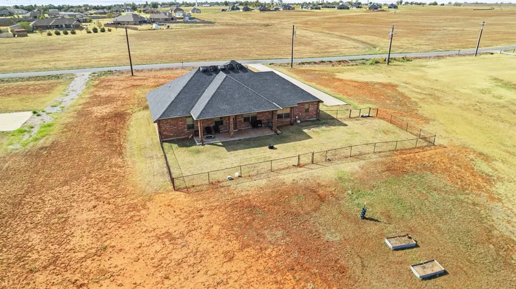 Photo 8 — 29837 E 830 Road, Cashion, OK 73016