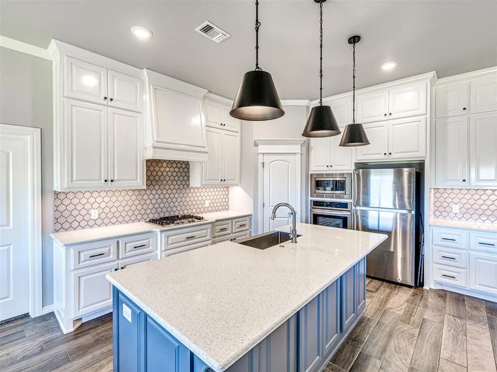 Photo 2 — 3032 Dudley Drive, Edmond, OK 73012